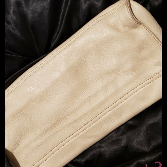 Vintage ivory leather betsey johnson original pyramid stud clutch - Picture 5 of 5